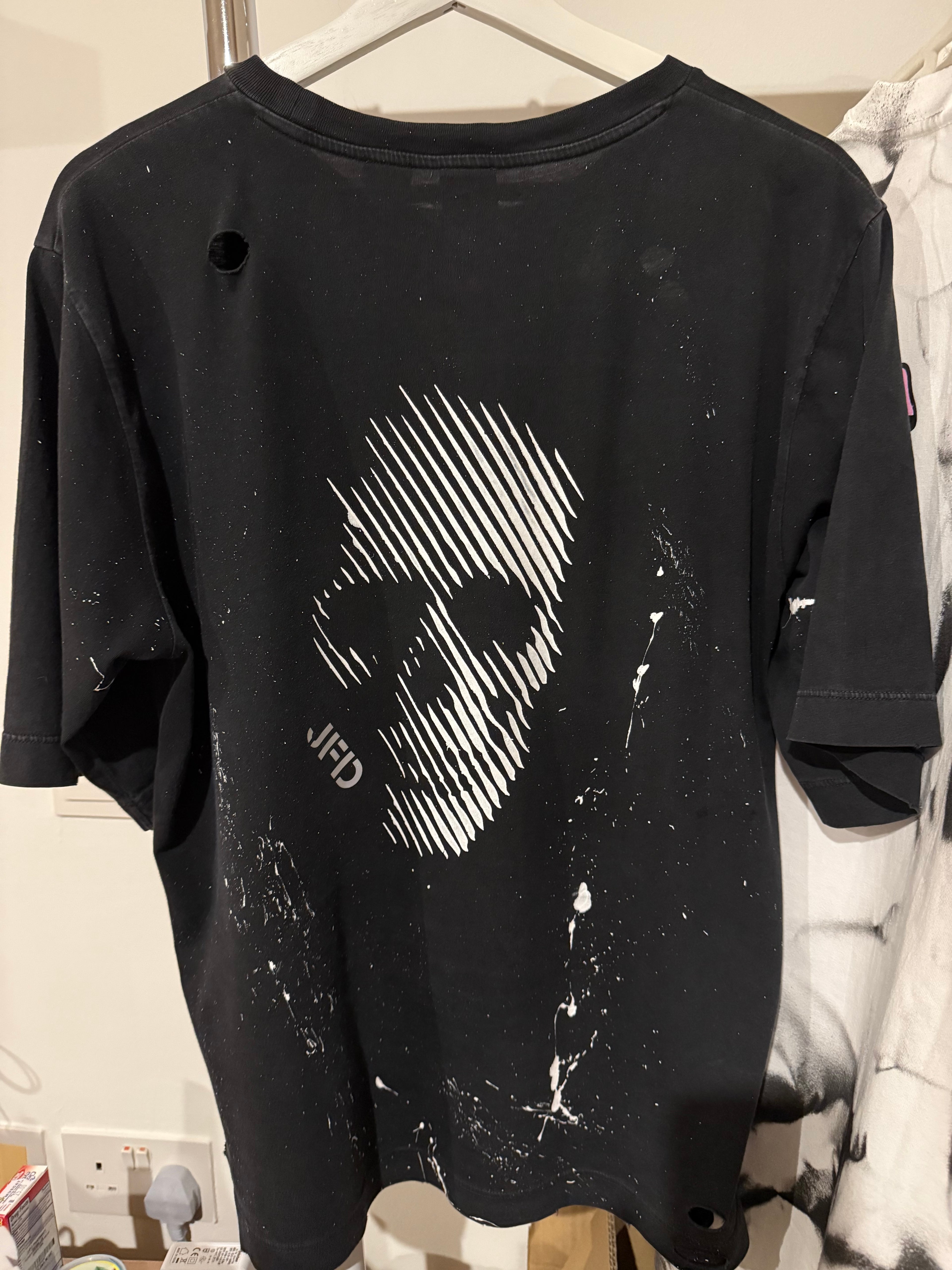 JFD handmade graffiti skull streetwear t-shirt in Dubai – urban limited edition design, 100% cotton.