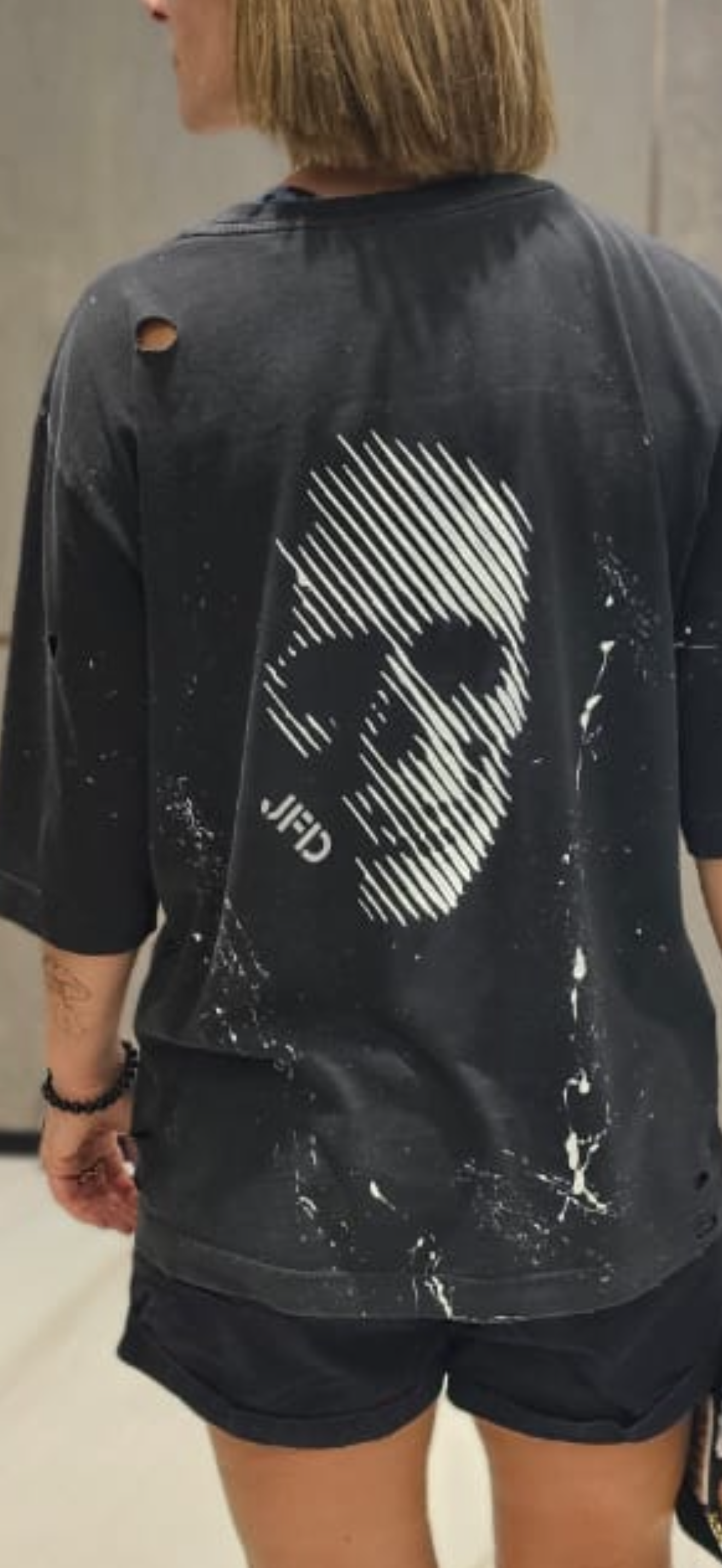 JFD handmade graffiti skull streetwear t-shirt in Dubai – urban limited edition design, 100% cotton.