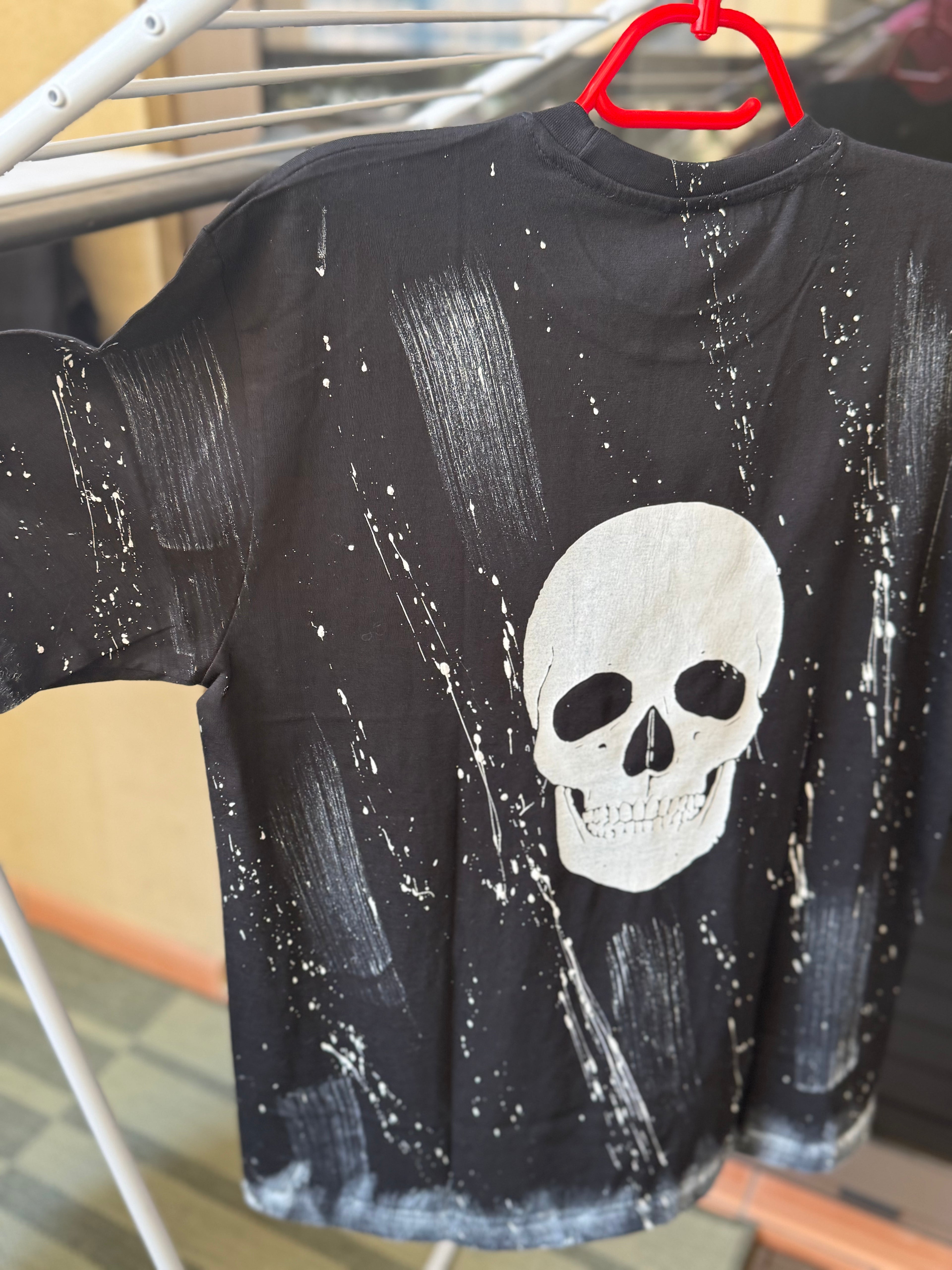 Skull splash lines T-shirt